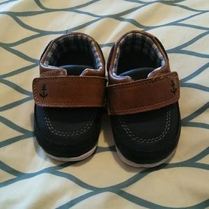 Baby shoe's